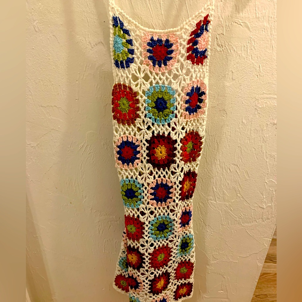 FOREVER21 MEDIUM CROCHET GRANNY SQUARE HALTER NECK COVERUP